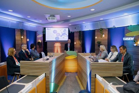 Participants convened at the ETIP SNET session at EUSEW 2025